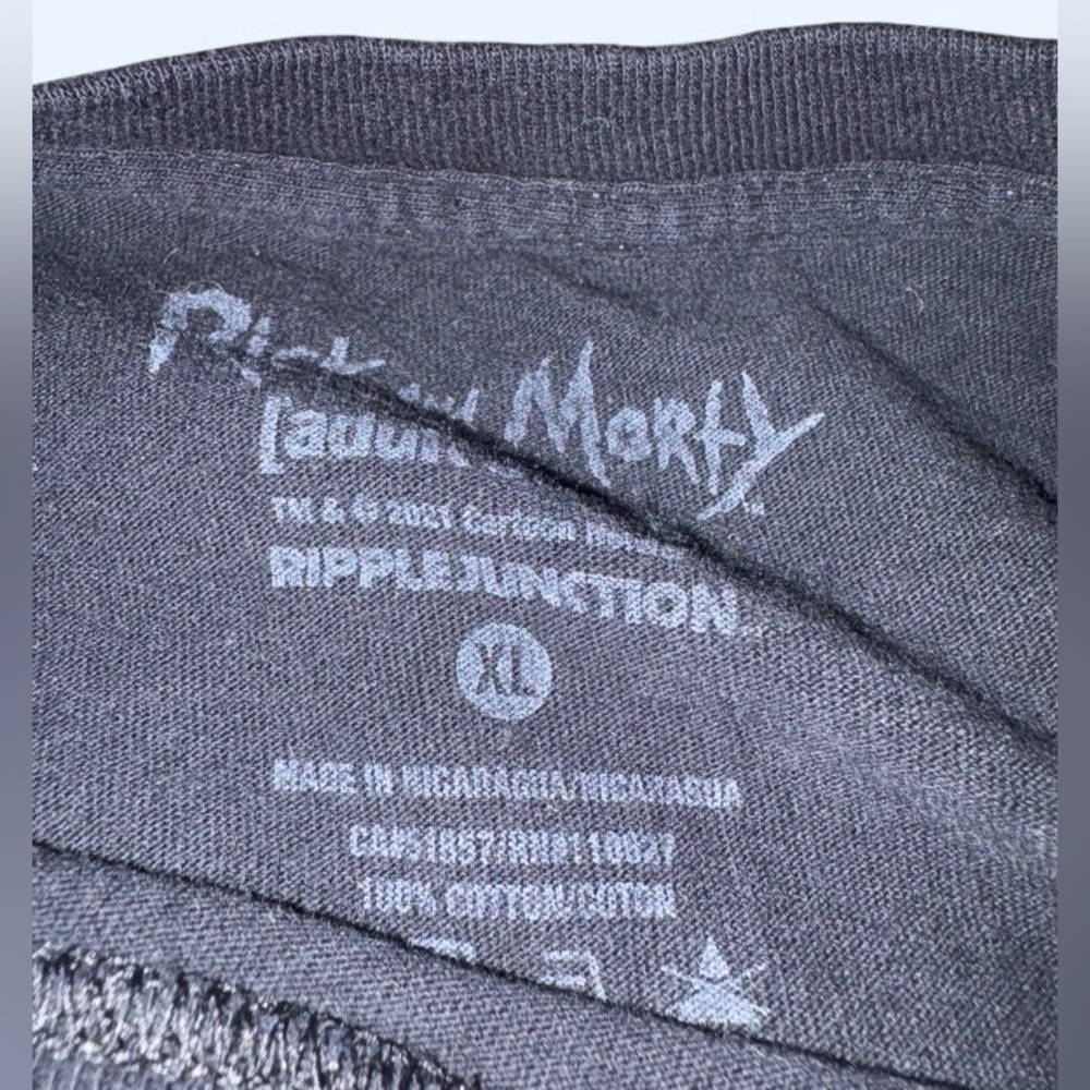 Rick and Morty Social Distancing Graphic T-Shirt | Adult Swim | Size XL - Picture 4 of 5